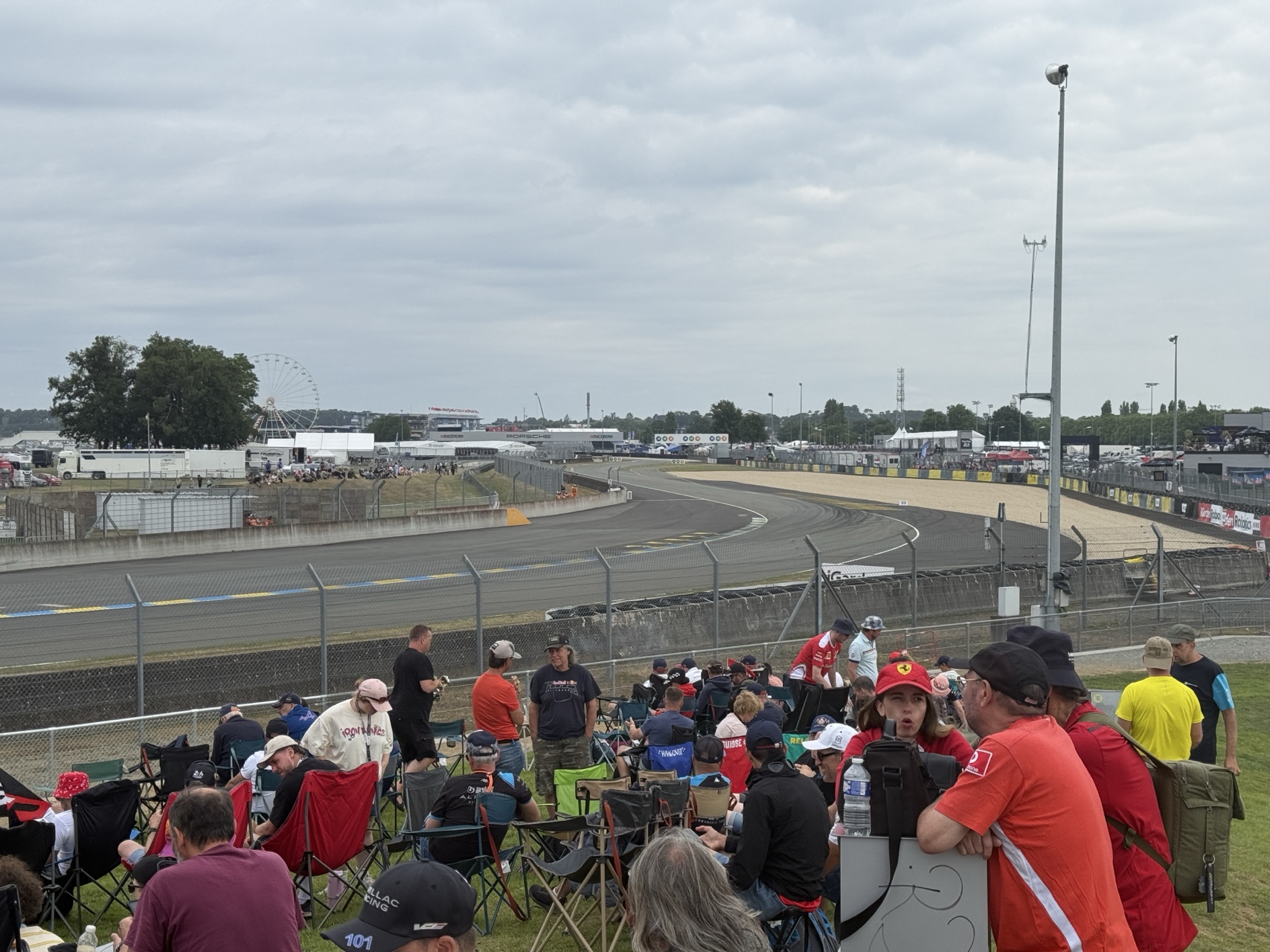 Tribuna e pista, Le Mans 2025