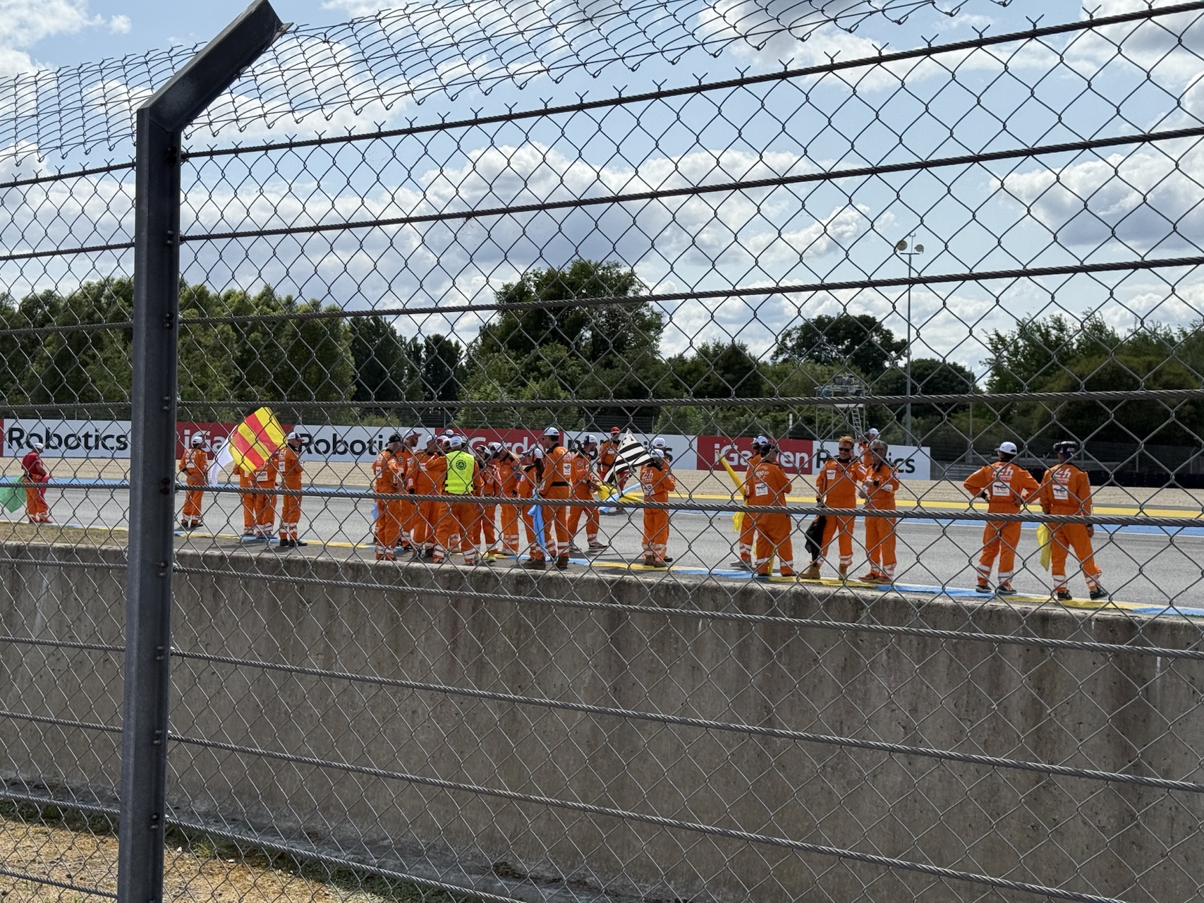 Commissari di pista in azione